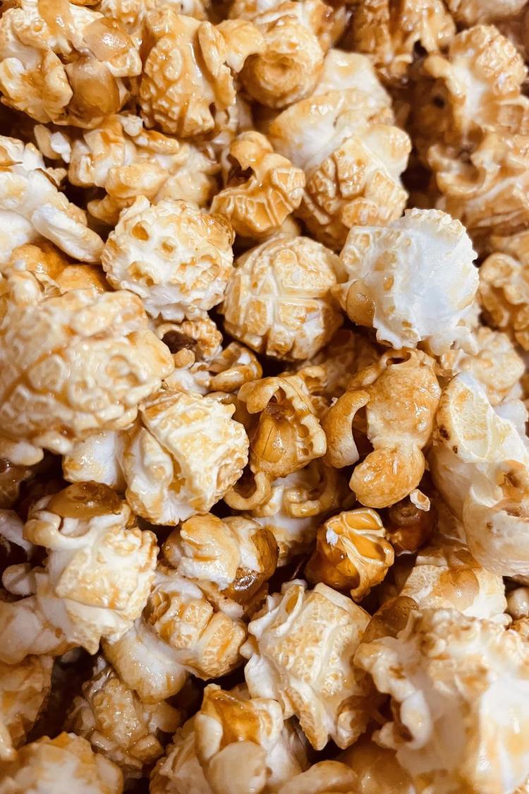 Garlic Parmesan Popcorn - Popcorn Recipe